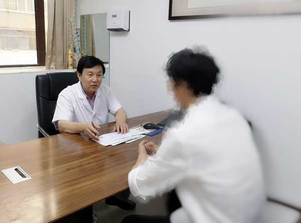 河南省醫(yī)藥院特邀北京天壇醫(yī)院肝病專家謝玉民親診